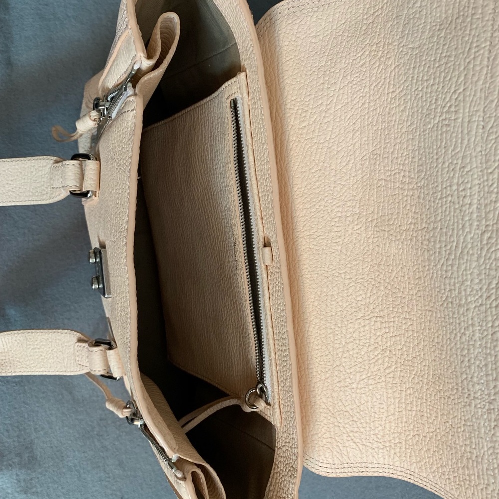 Handbag - Picture 3 of 8